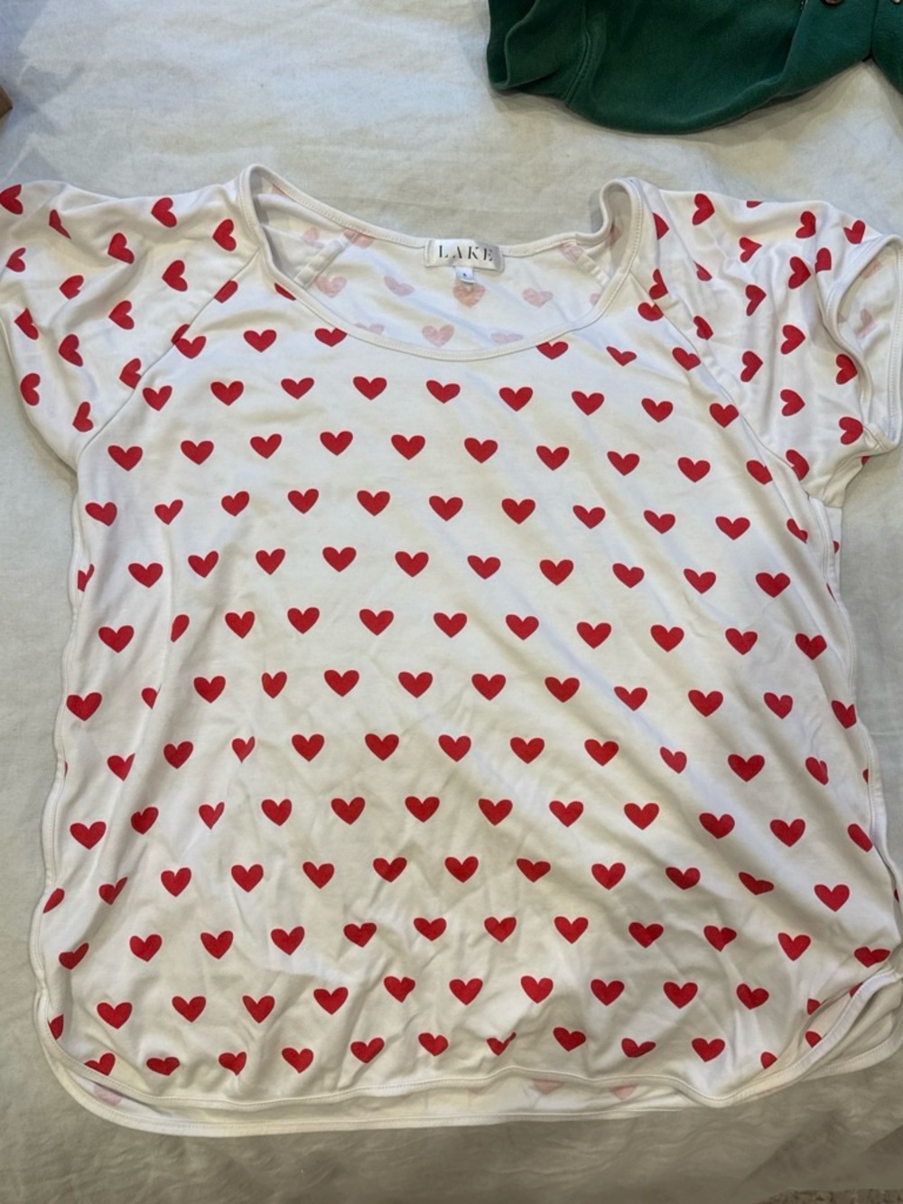 LAKE SMALL RED HEART TOP